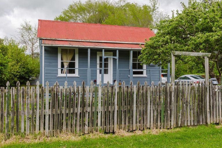 Photo of property in 36 Newman Road, Eketahuna, 4900