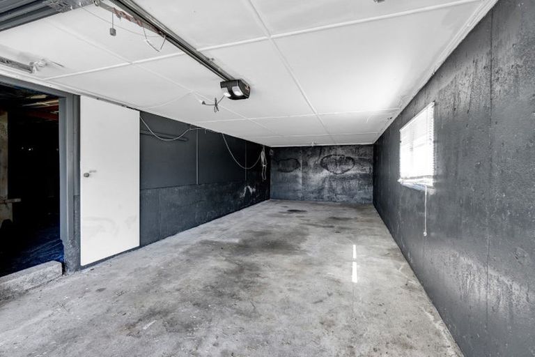 Photo of property in 8 Granby Place, Westown, New Plymouth, 4310