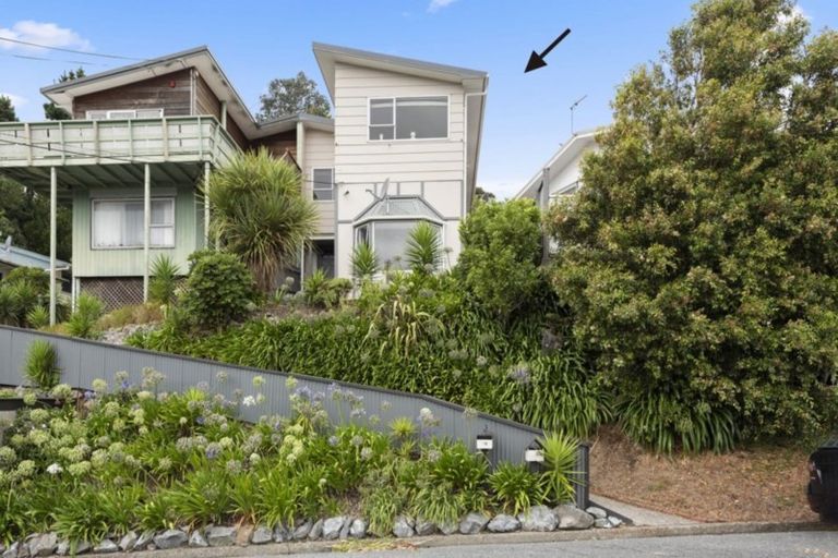 Photo of property in 17a Castle Crescent, Stokes Valley, Lower Hutt, 5019