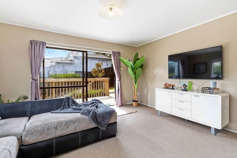 Photo of property in 1/111 Spinella Drive, Bayview, Auckland, 0629