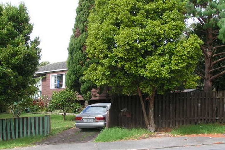 Photo of property in 8 Arde Place, Massey, Auckland, 0614