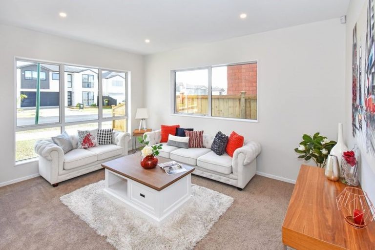 Photo of property in 16 Lisnoble Road, Flat Bush, Auckland, 2019