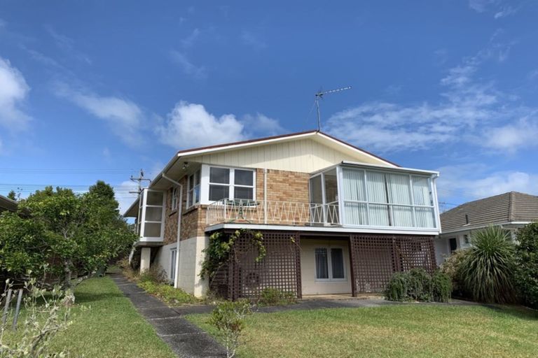 Photo of property in 125 Hutchinson Avenue, New Lynn, Auckland, 0600