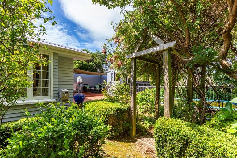 Photo of property in 18 Chester Road, Tawa, Wellington, 5028