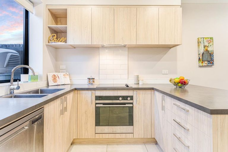 Photo of property in 5/89 Hobsonville Point Road, Hobsonville, Auckland, 0616