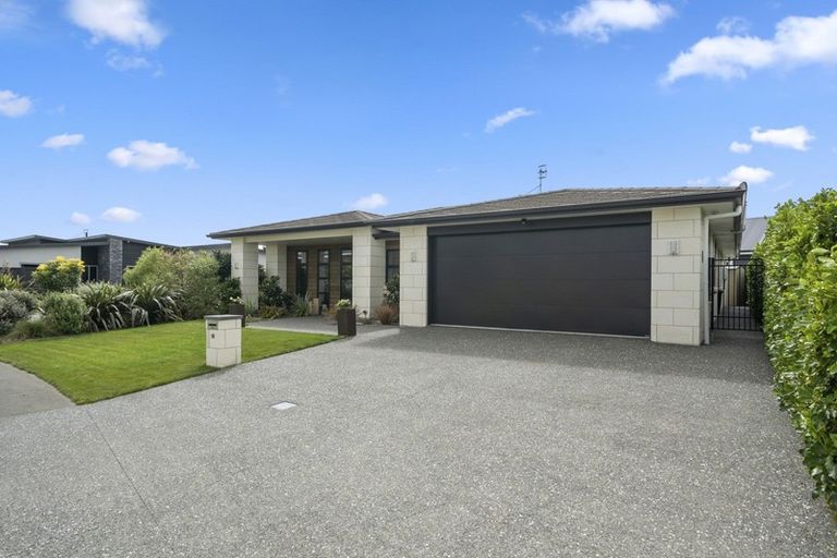 Photo of property in 14 Taranui Way, Paraparaumu Beach, Paraparaumu, 5032