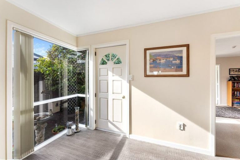 Photo of property in 33 Wharemauku Road, Raumati Beach, Paraparaumu, 5032