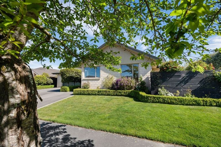 Photo of property in 52 Skyedale Drive, Harewood, Christchurch, 8051