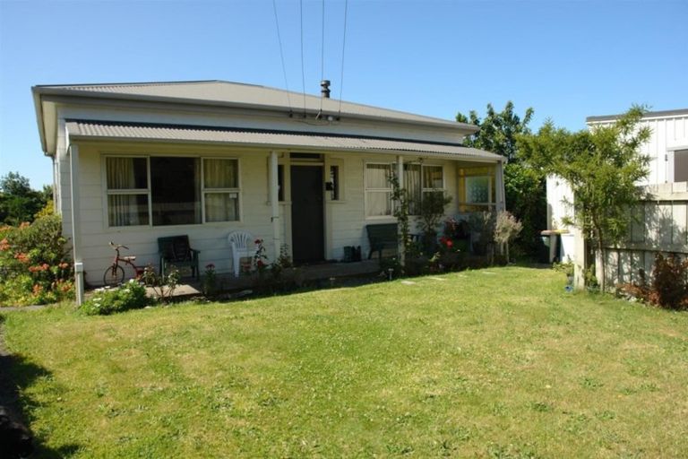 Photo of property in 11 Lincoln Street, Patea, 4520
