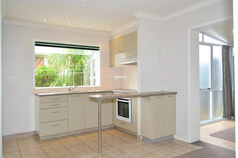 Photo of property in 2/341 Pakuranga Road, Pakuranga Heights, Auckland, 2010