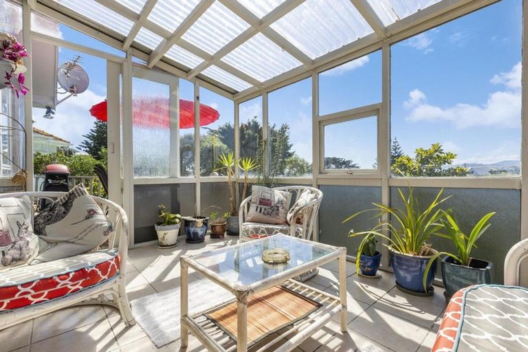 Photo of property in 44 View Road, Titahi Bay, Porirua, 5022