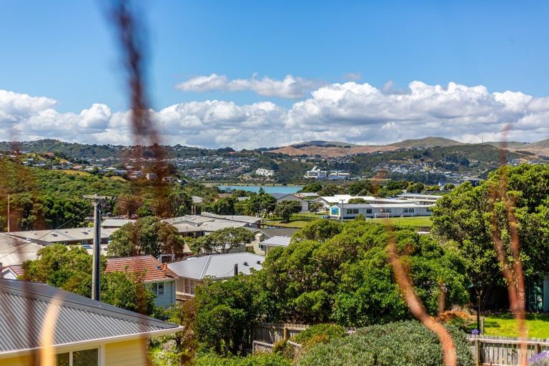Photo of property in 48 Te Pene Avenue, Titahi Bay, Porirua, 5022