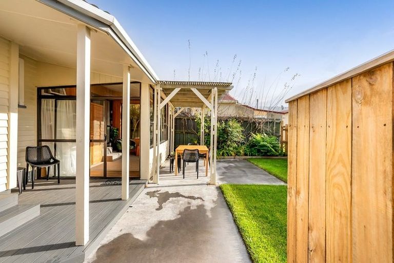 Photo of property in 42 Gaine Street, New Plymouth, 4310
