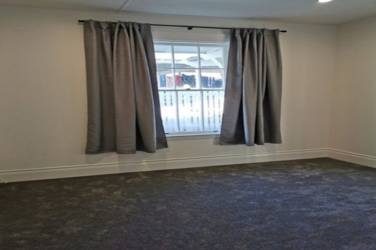 Photo of property in 4/141 Colwill Road, Massey, Auckland, 0614