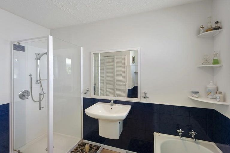 Photo of property in 2/7a Kruse Place, Redwood, Christchurch, 8051