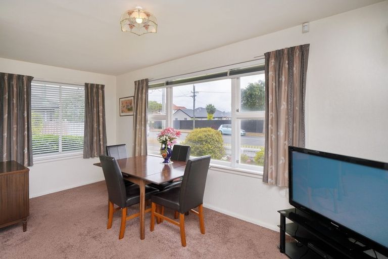Photo of property in 39 Lake Terrace Road, Burwood, Christchurch, 8061
