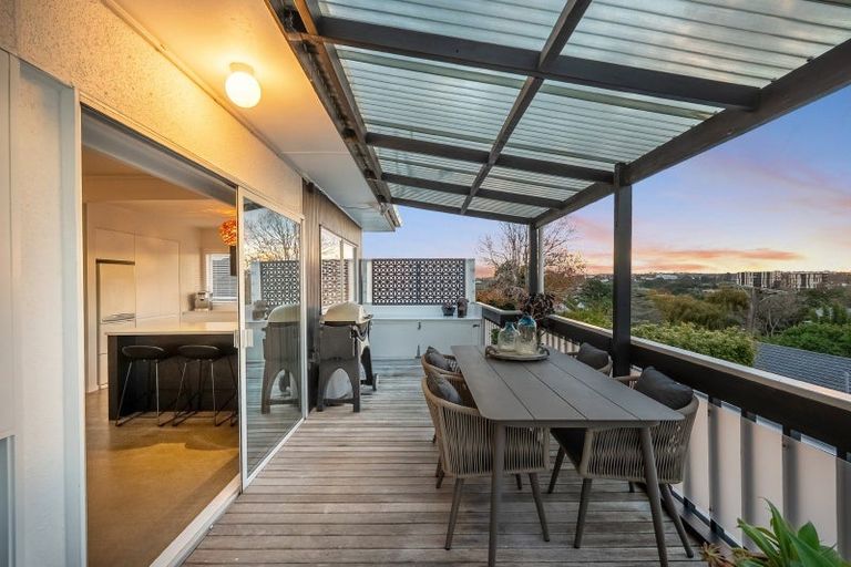 Photo of property in 1/23 Hart Road, Hauraki, Auckland, 0622