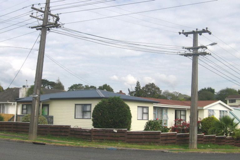 Photo of property in 1/66 Lynwood Road, New Lynn, Auckland, 0600