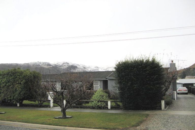 Photo of property in 24 Ferraud Street, Clyde, 9330