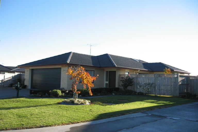 Photo of property in 13 Greta Banks Place, Wattle Downs, Auckland, 2103