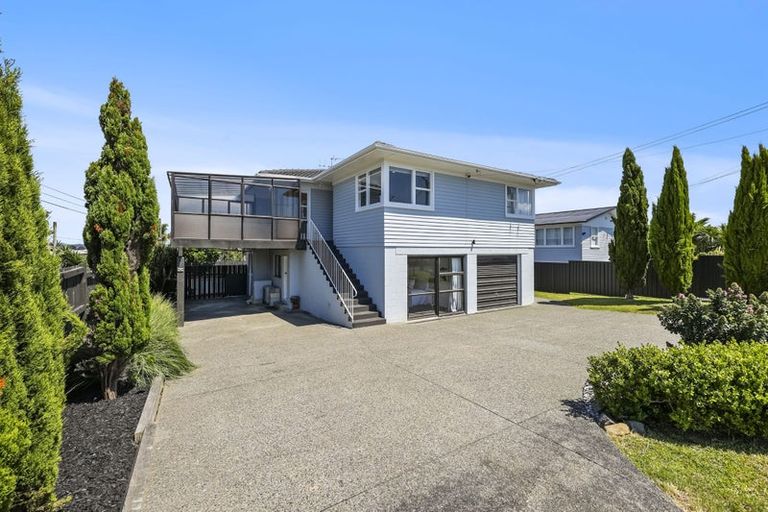 Photo of property in 109 Sandspit Road, Shelly Park, Auckland, 2014