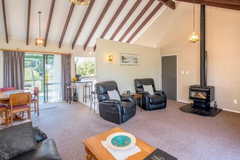 Photo of property in 38 Makora Road, Otaihanga, Paraparaumu, 5036