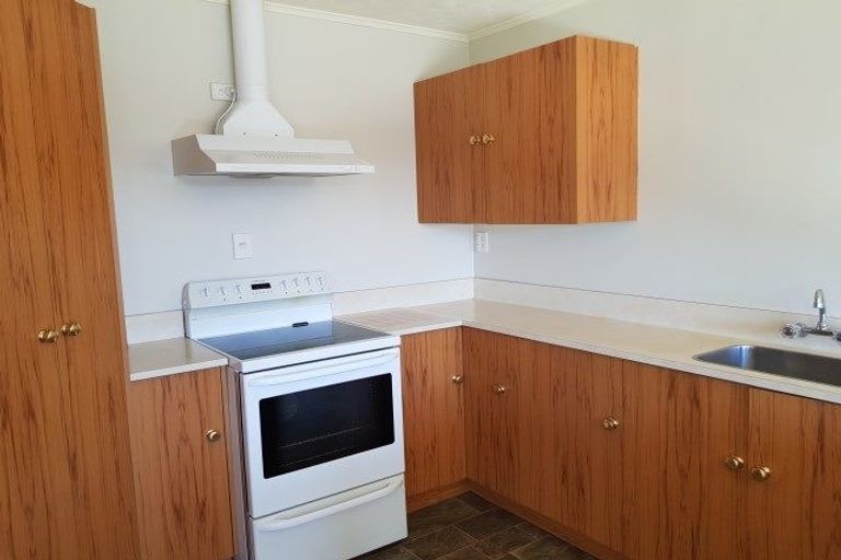 Photo of property in 1 Calder Place, Winton, 9720