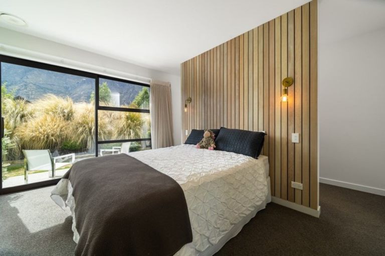 Photo of property in 21 Falconer Rise, Jacks Point, Queenstown, 9371