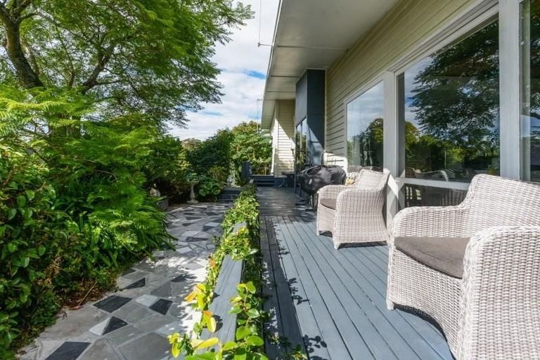 Photo of property in 1 Emerald Hill, Havelock North, 4130