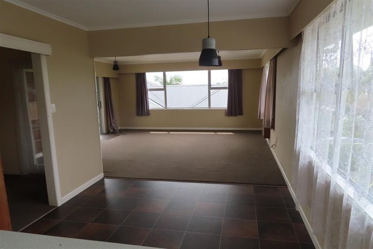 Photo of property in 12 Sea View Terrace, Cockle Bay, Auckland, 2014