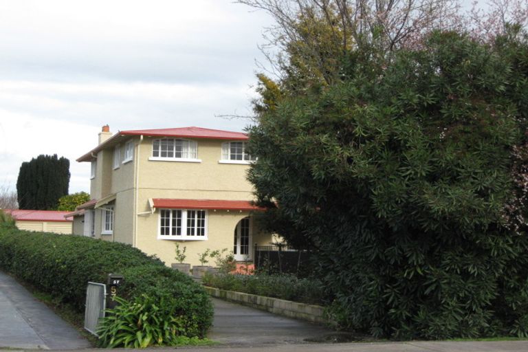 Photo of property in 61 Havelock Road, Havelock North, 4130