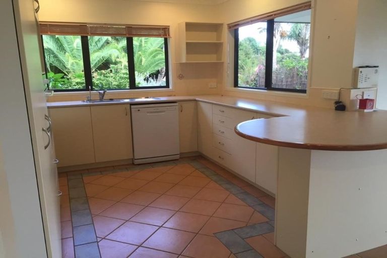 Photo of property in 16 Rarere Terrace, Kerikeri, 0230