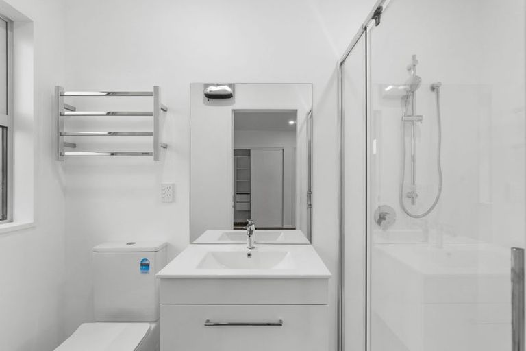 Photo of property in 1/28 Northcote Road, Northcote, Christchurch, 8052