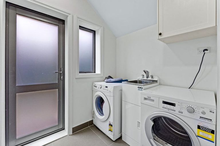 Photo of property in 791a East Coast Road, Northcross, Auckland, 0630