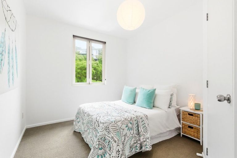 Photo of property in 2/39 Onslow Road, Khandallah, Wellington, 6035