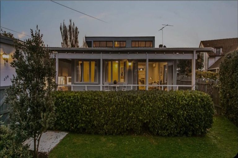 Photo of property in 258 Rangatira Road, Beach Haven, Auckland, 0626