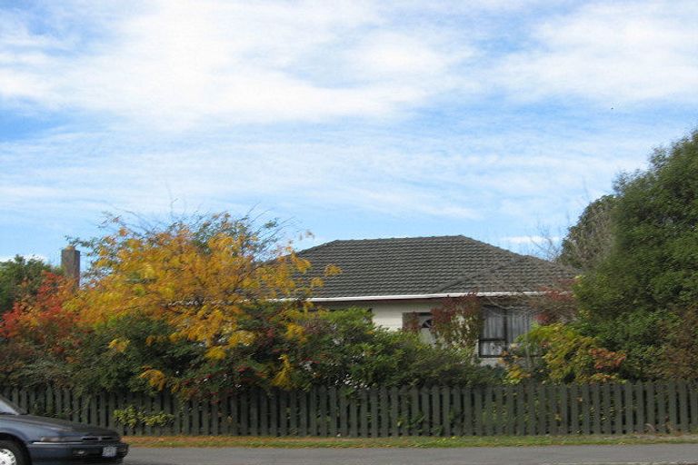 Photo of property in 96 Racecourse Road, Sockburn, Christchurch, 8042