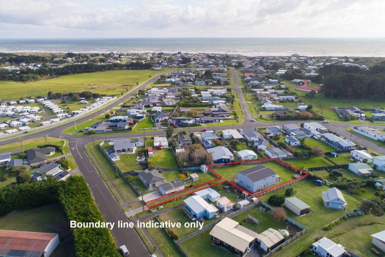 Photo of property in 79 Thomas Place, Foxton Beach, Foxton, 4815