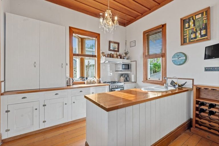 Photo of property in 23a Shakespear Road, Army Bay, Whangaparaoa, 0930