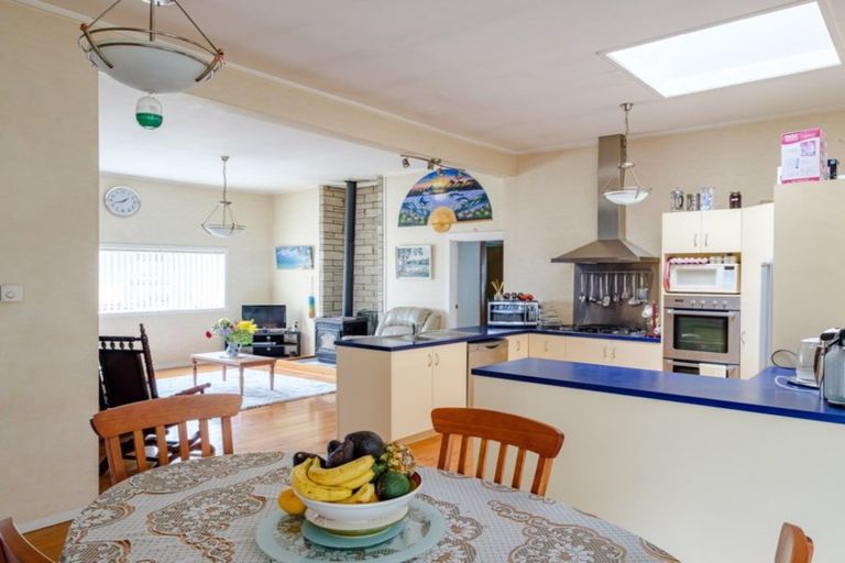 Photo of property in 3 Ioapa Road, Te Karaka, 4022