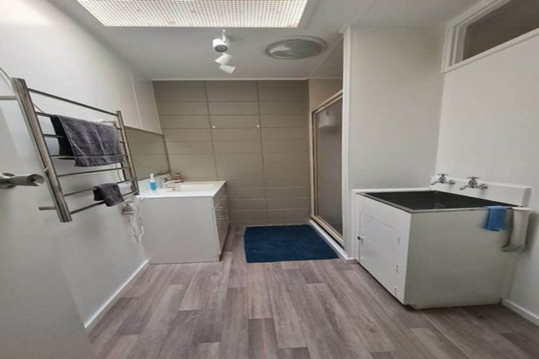 Photo of property in 11 Clendon Court, Roslyn, Palmerston North, 4414