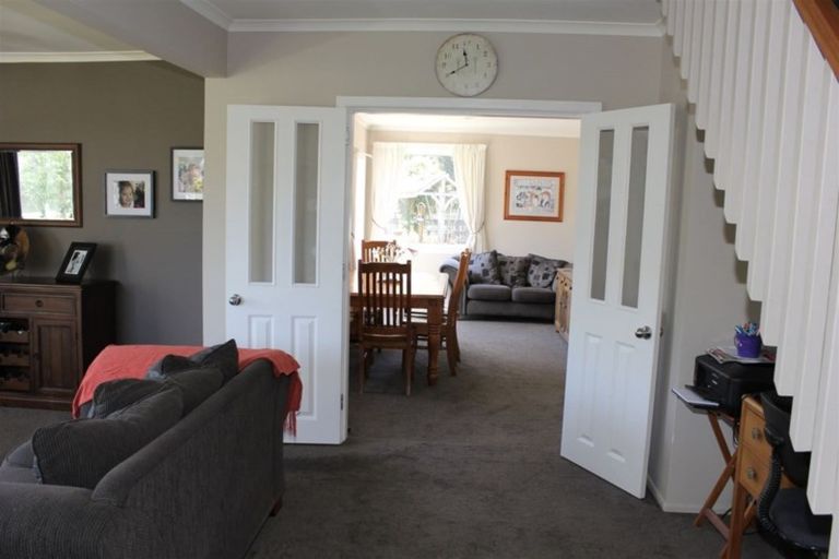 Photo of property in 10 Crofton Road, Harewood, Christchurch, 8051