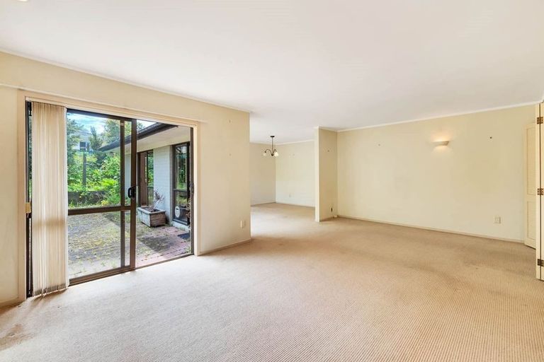 Photo of property in 1 Celina Place, Browns Bay, Auckland, 0630