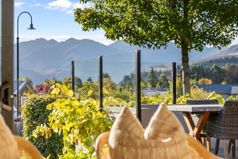 Photo of property in 14 Islington Place, Wanaka, 9305