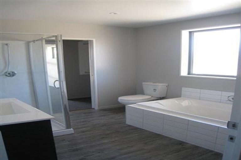 Photo of property in 92 Beaumont Drive, Rolleston, 7614