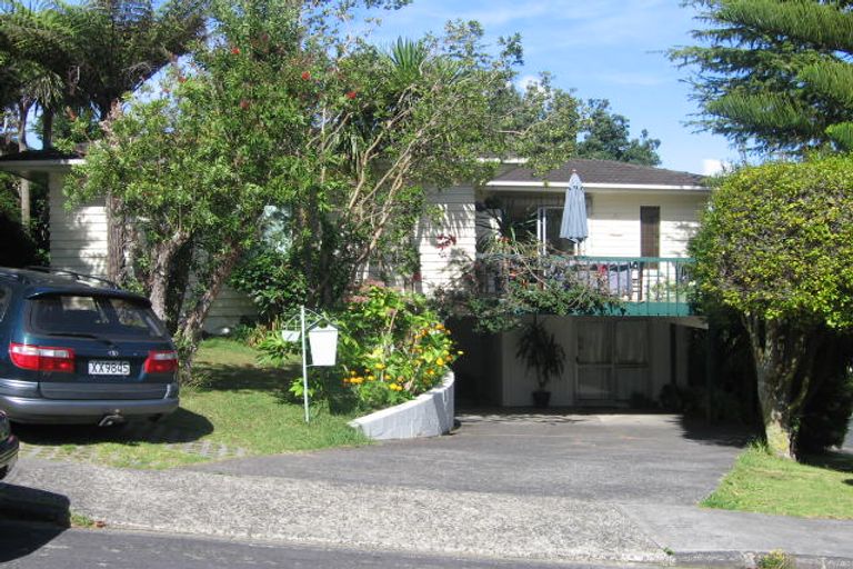 Photo of property in 1 Cashmere Place, Glenfield, Auckland, 0629