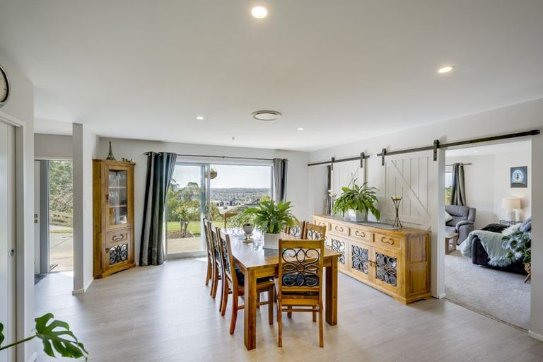 Photo of property in 21 Ridgeway Terrace, Taradale, Napier, 4112