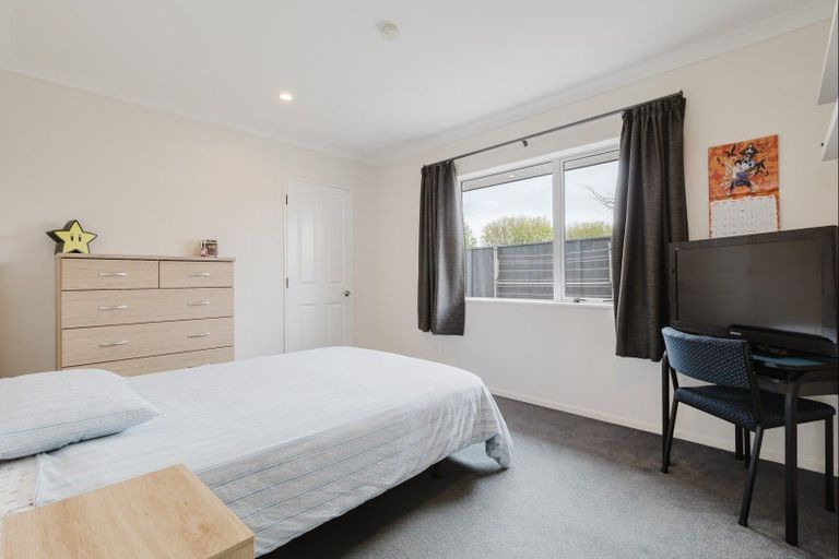 Photo of property in 4 Lourie Way, Fitzherbert, Palmerston North, 4410