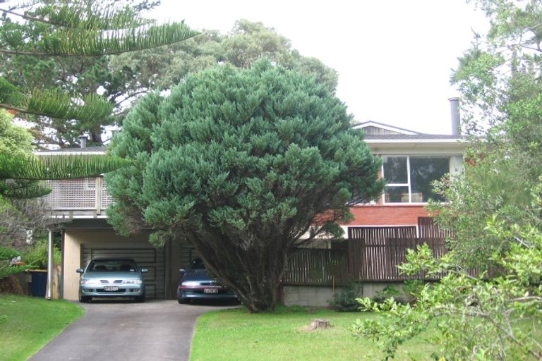 Photo of property in 9 Kawaka Street, Titirangi, Auckland, 0604
