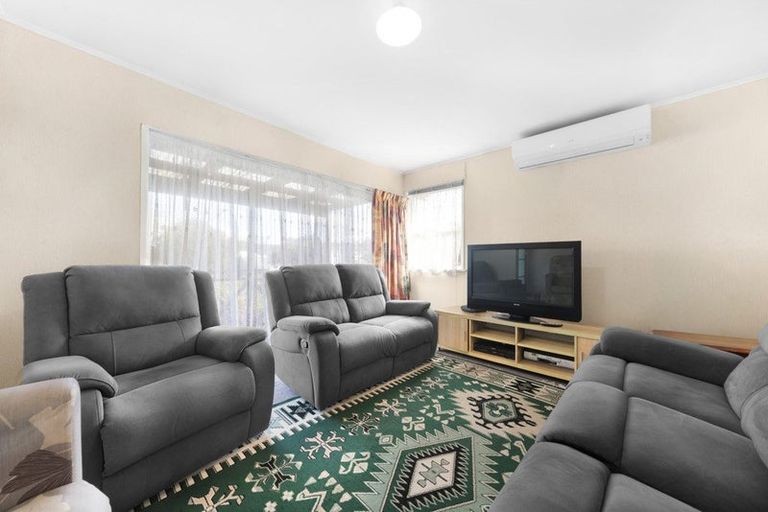 Photo of property in 9 Gainsborough Street, Manurewa, Auckland, 2102